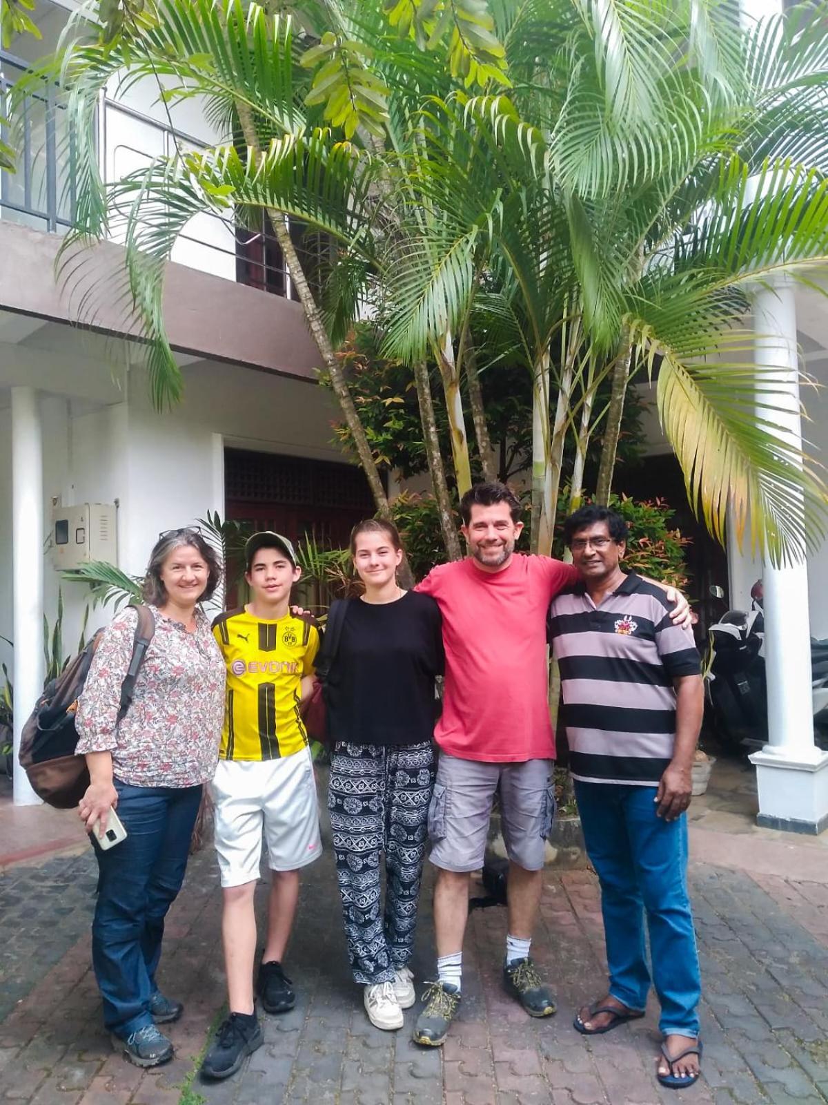 Myr-O Homestay Kombichankulama Exterior foto